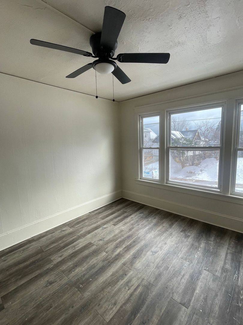 Apartment for rent at 918-920 W Windlake Ave, Milwaukee, WI 53204