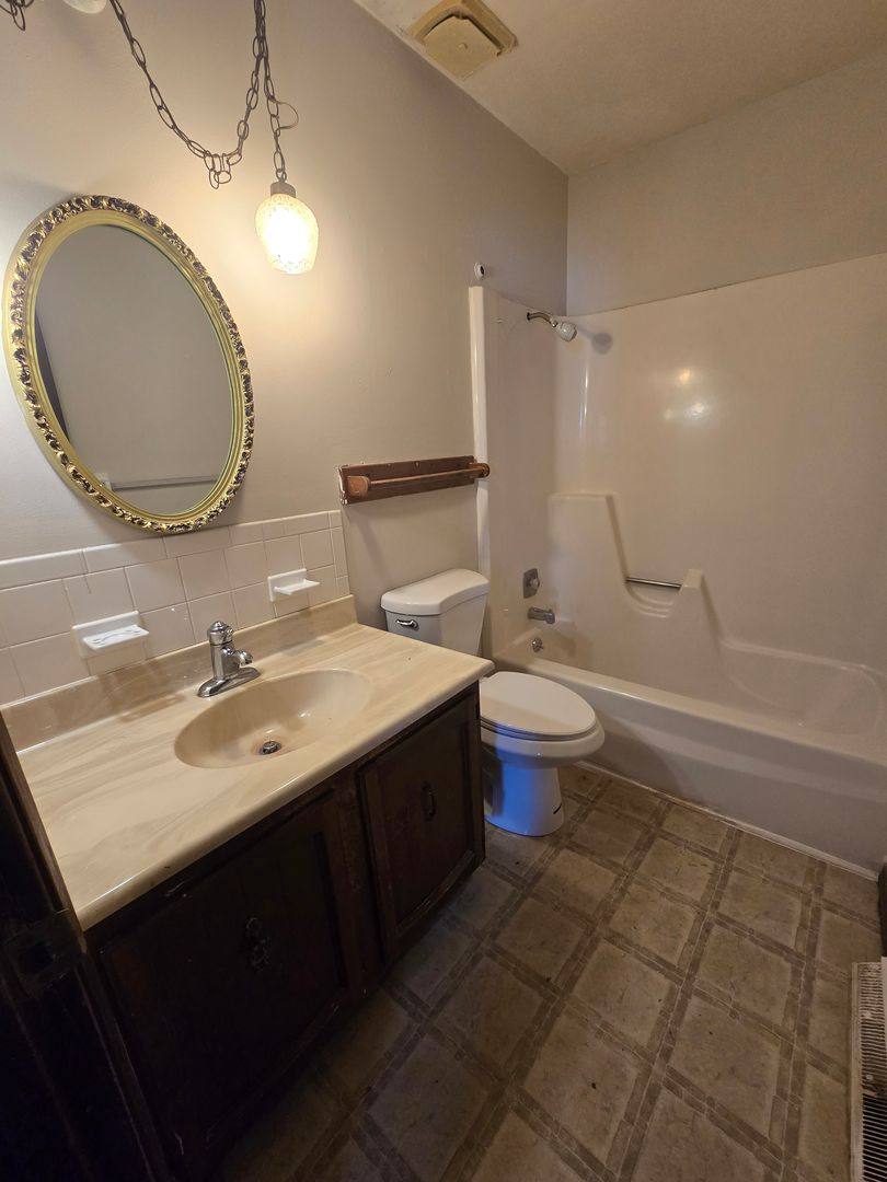 Apartment for rent at 4300-4302 Santa Barbara Dr, Columbia, MO 65201