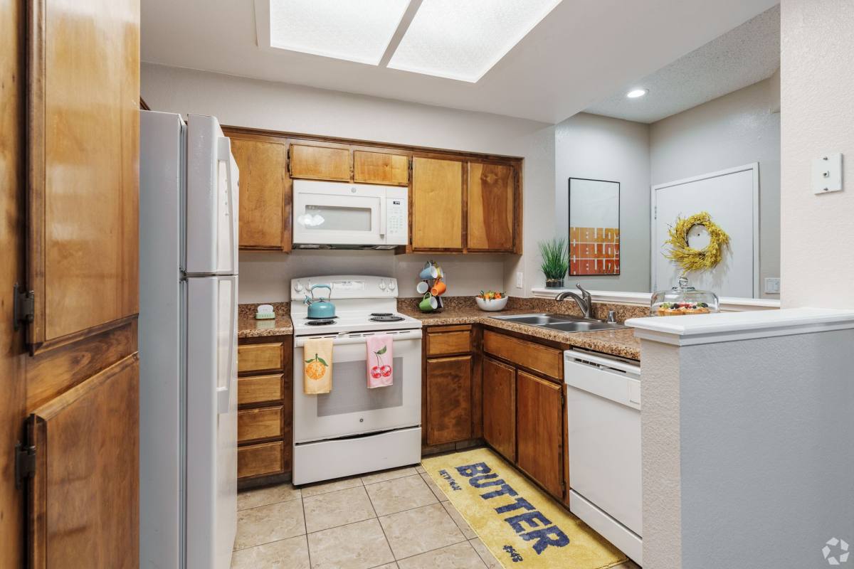 Apartment for rent at 8101 Camino Media, Bakersfield, CA 93311