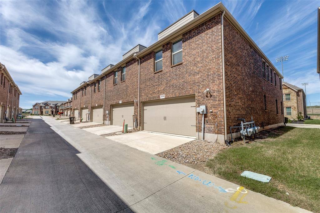 Apartment for rent at 2124 Steer Creek Place, Mesquite, TX 75149