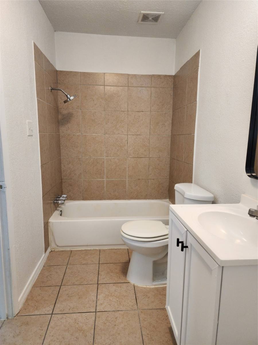 Apartment for rent at 14033 Garber Lane #3, Houston, TX 77015