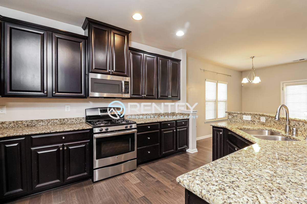 Townhouse for rent at 3303 Major Samuals Way, Charlotte, NC 28208
