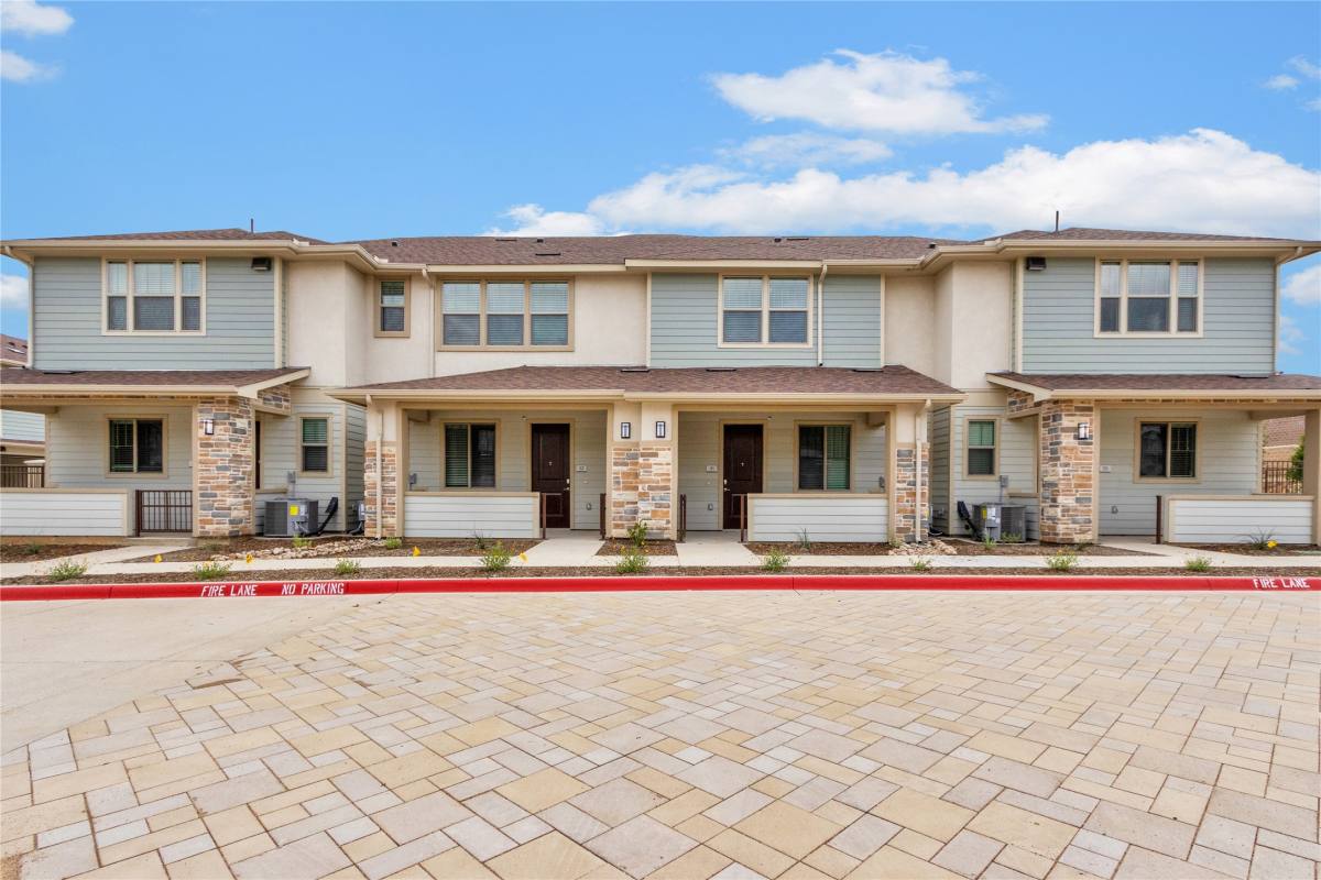 Townhouse for rent at 5900-190 Highway 287 Frontage Rd, Arlington, TX 76017