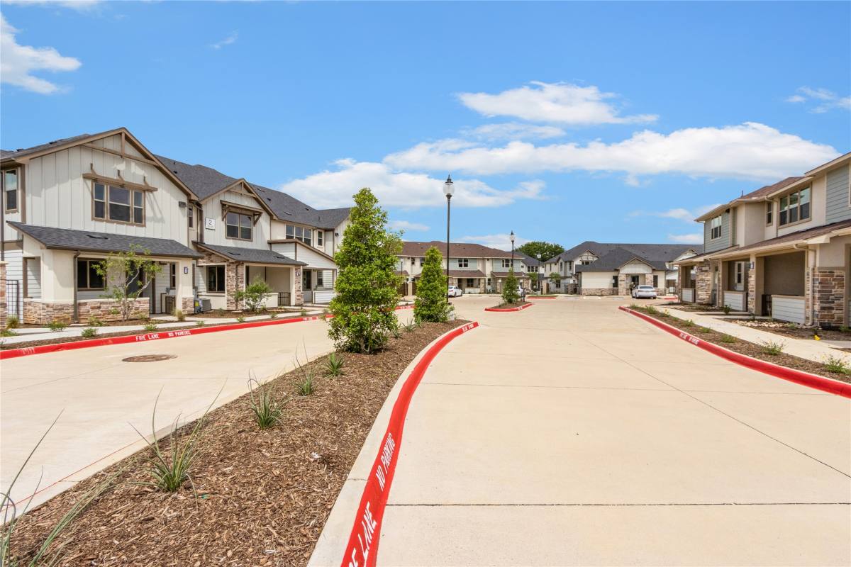 Townhouse for rent at 5900-190 Highway 287 Frontage Rd, Arlington, TX 76017