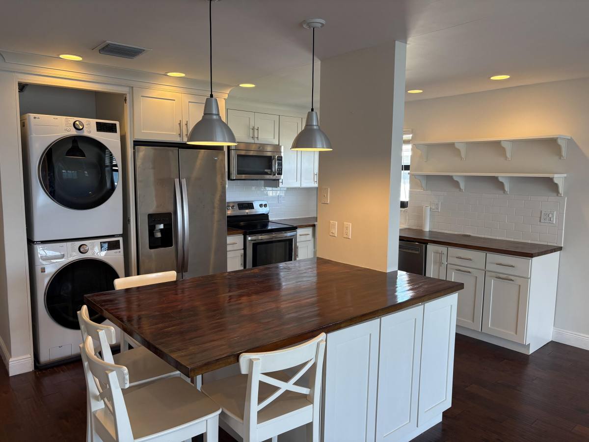Apartment for rent at 360 Wilma Circle #360-5, West Palm Beach, FL 33404