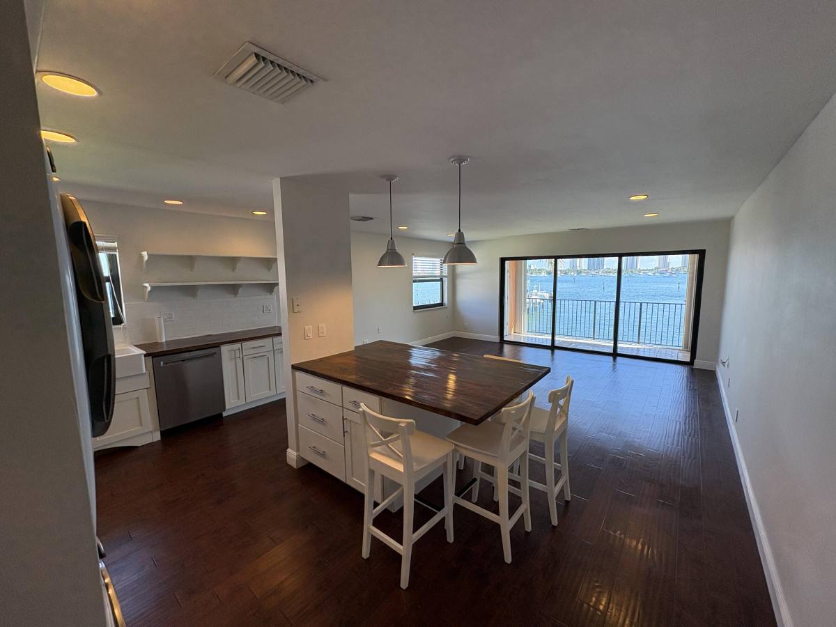 Apartment for rent at 360 Wilma Circle #360-5, West Palm Beach, FL 33404