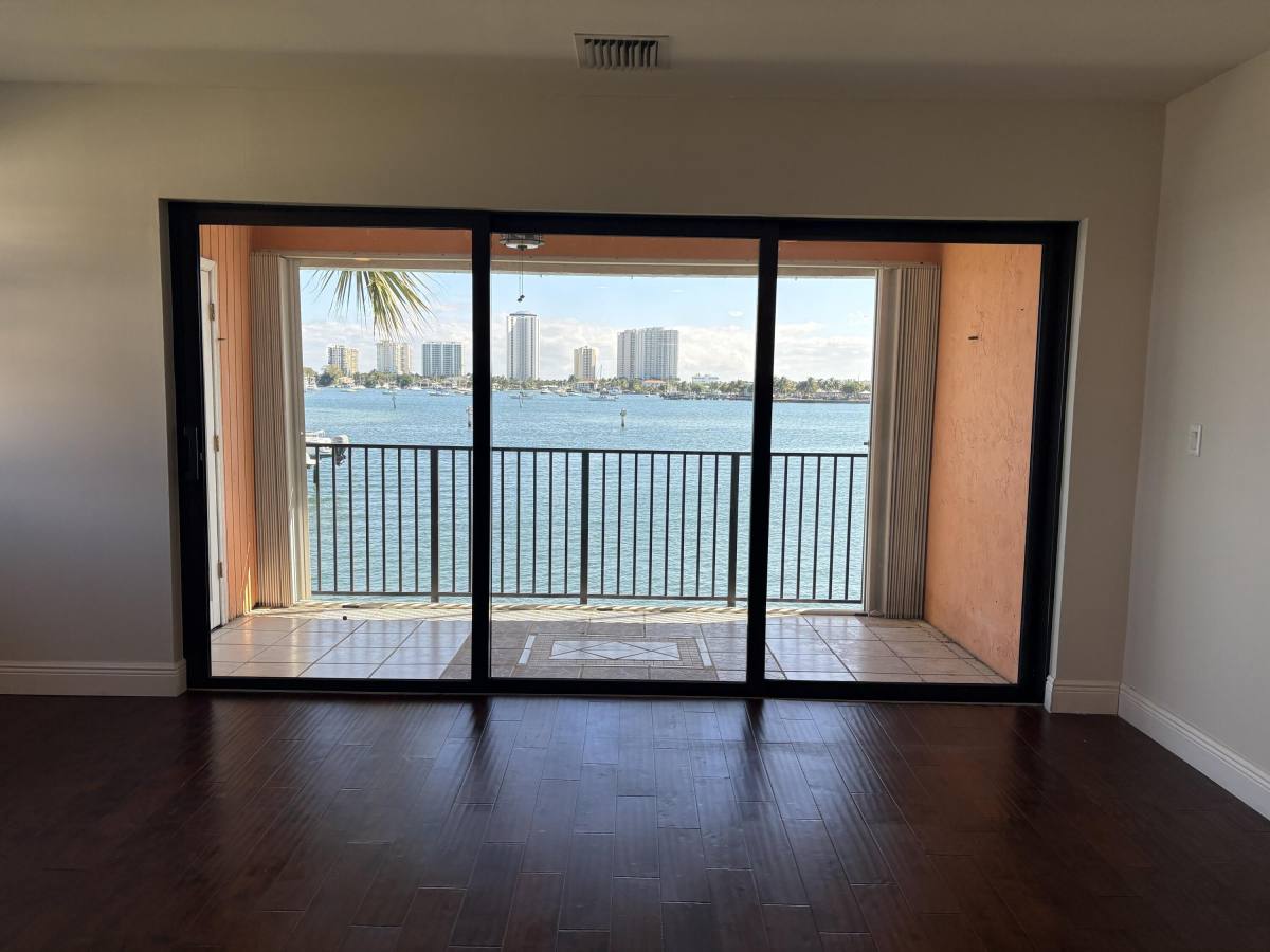 Apartment for rent at 360 Wilma Circle #360-5, West Palm Beach, FL 33404