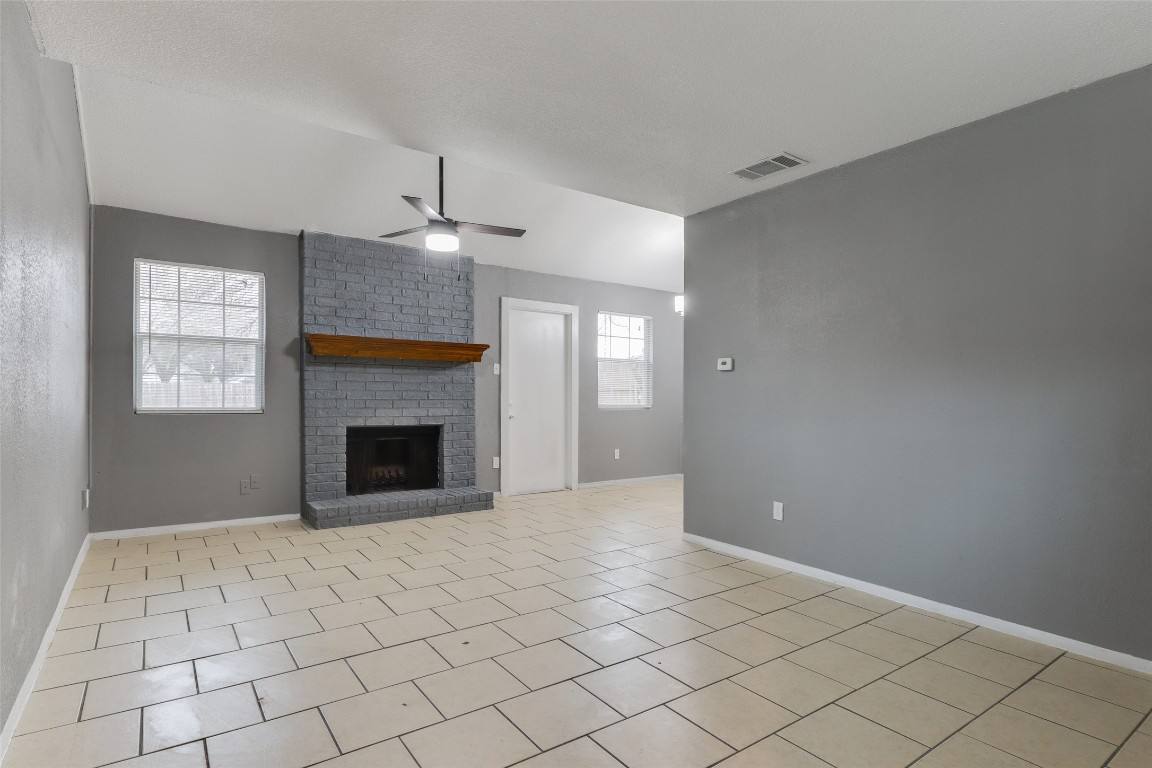 Apartment for rent at 6605 Deatonhill Dr, Austin, TX 78745