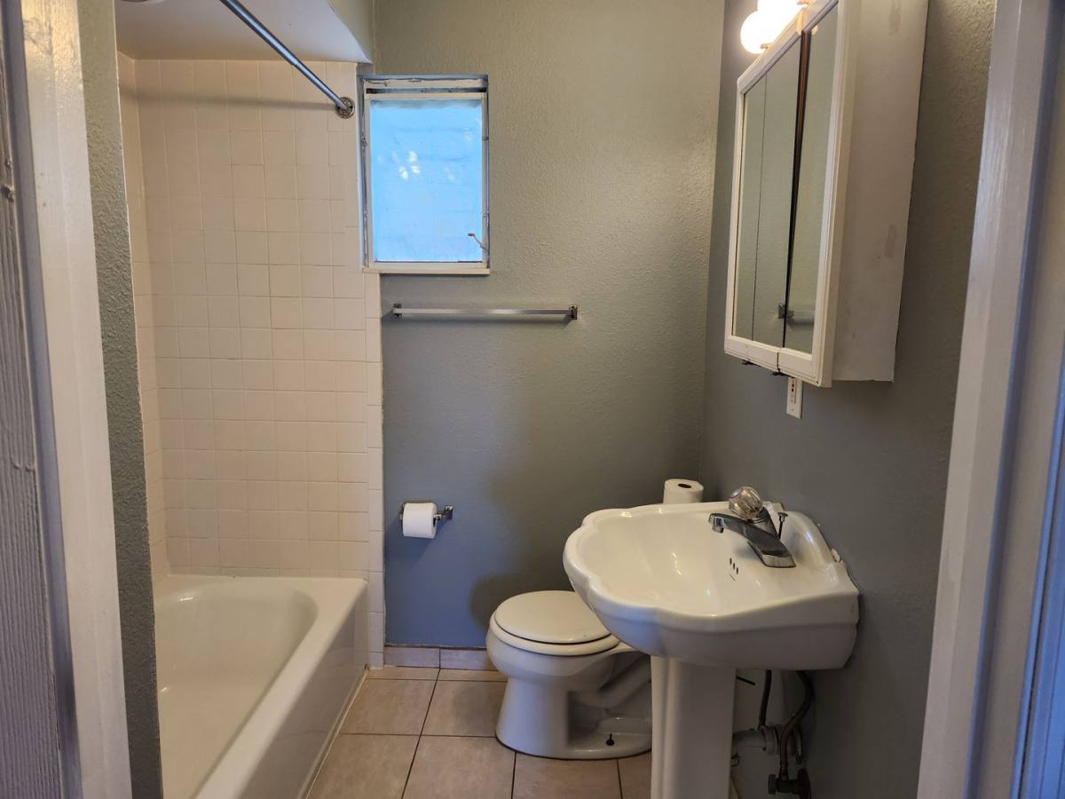 Apartment for rent at 929 N Grandview Ave, Daytona Beach, FL 32118