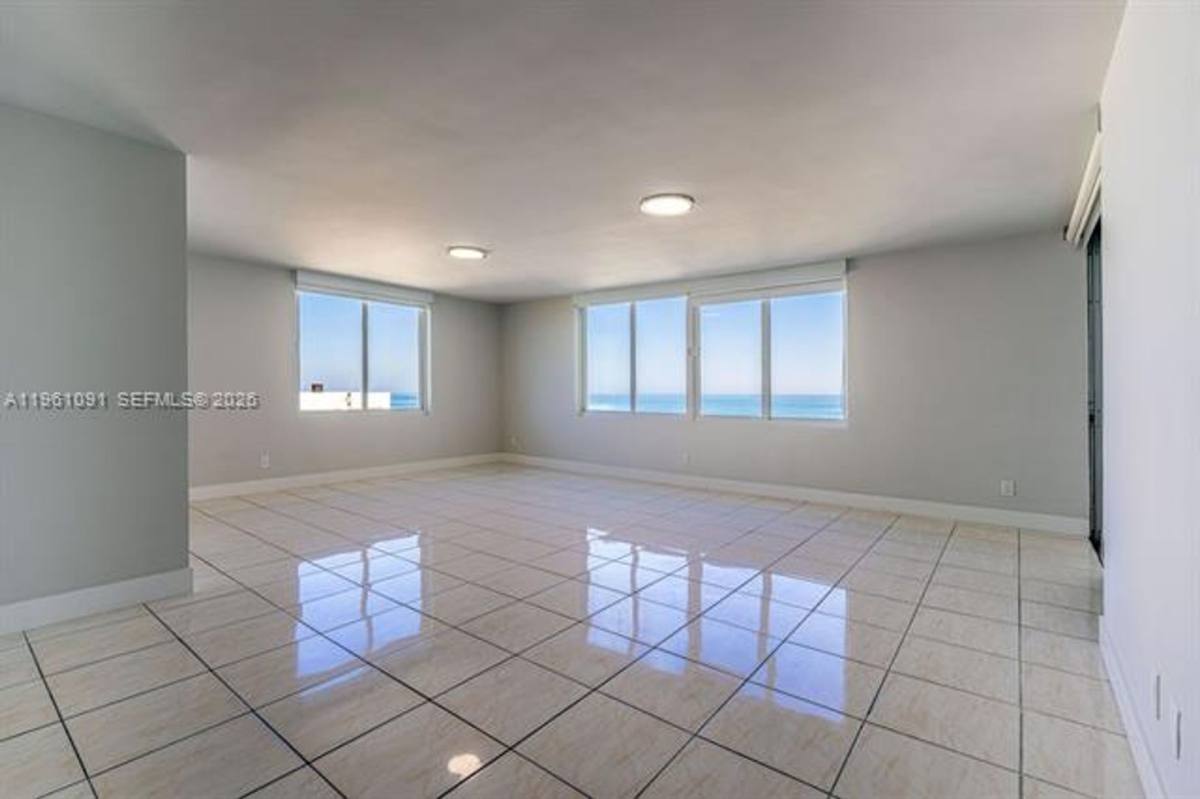 Apartment for rent at 5401 Collins Ave Appt #919, Miami Beach, FL 33140