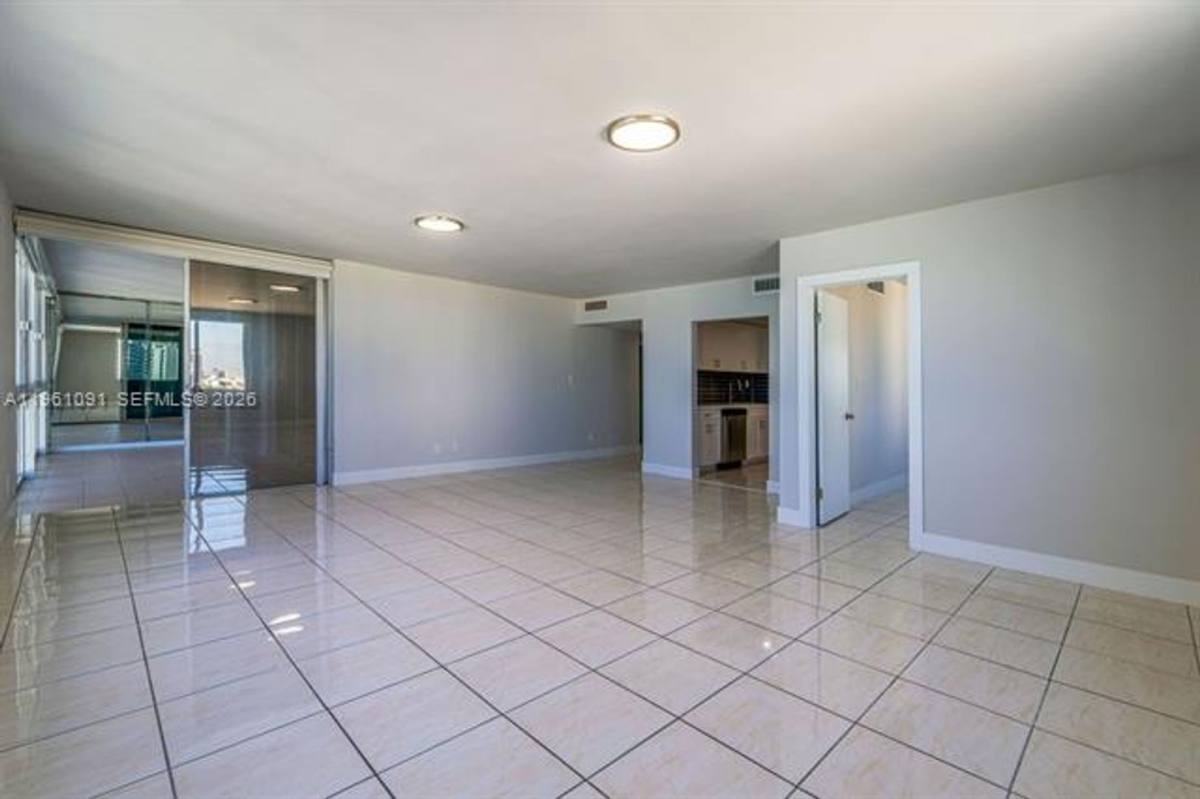 Apartment for rent at 5401 Collins Ave Appt #919, Miami Beach, FL 33140