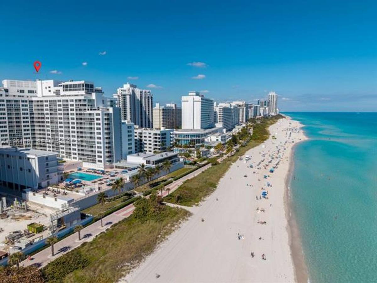 Apartment for rent at 5401 Collins Ave Appt #919, Miami Beach, FL 33140