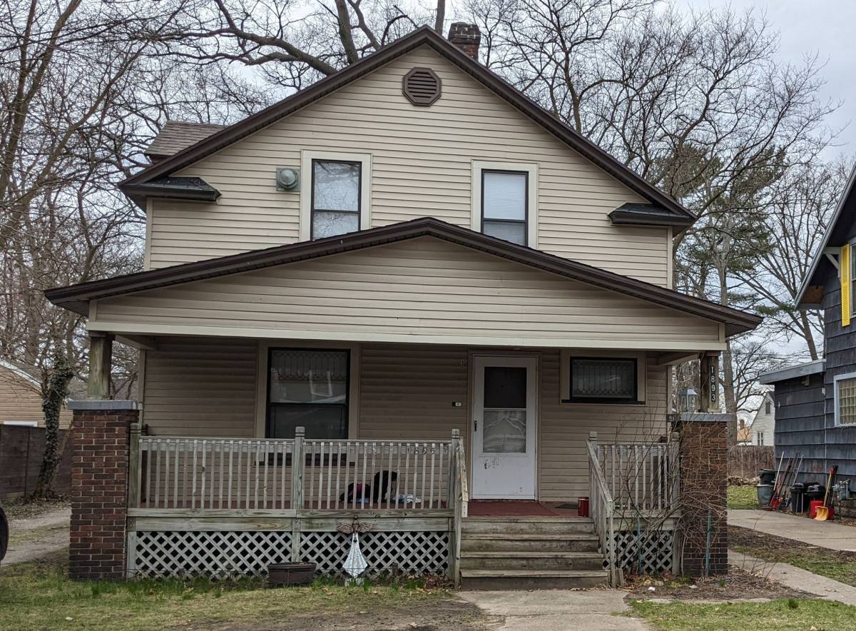 Apartment for rent at 1893 Jefferson St, Muskegon, MI 49441