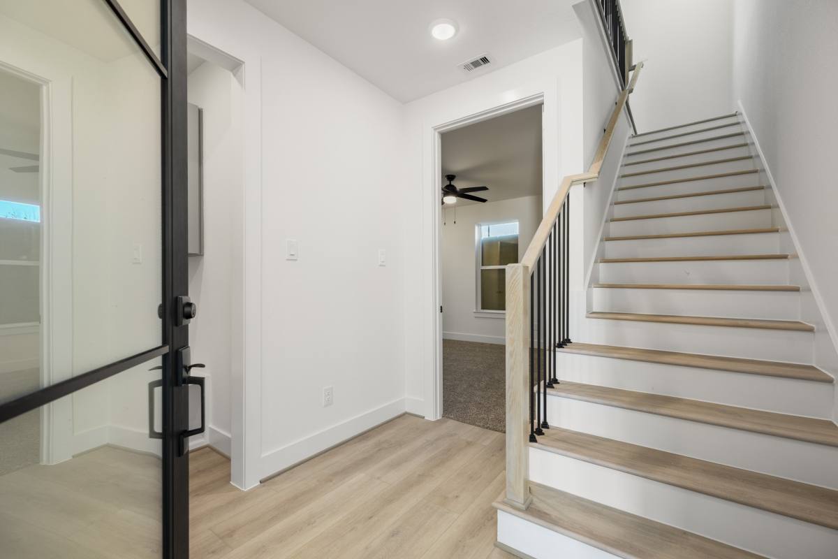 Apartment for rent at 6326 Del Rio St, Houston, TX 77021