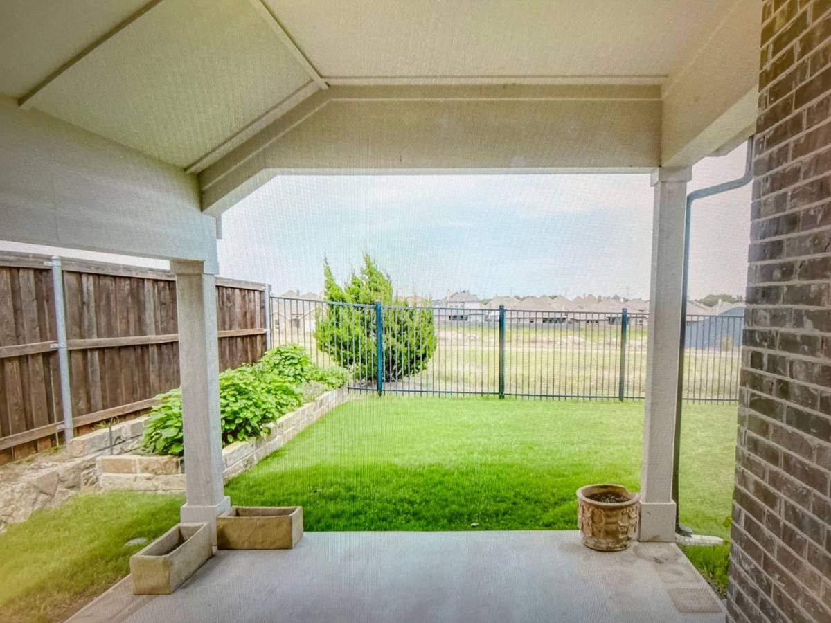 House for rent at 5541 Annie Creek Rd, Fort Worth, TX 76126