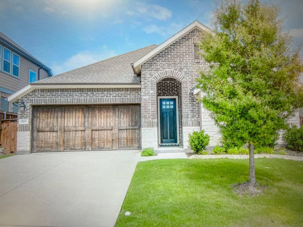 House for rent at 5541 Annie Creek Rd, Fort Worth, TX 76126
