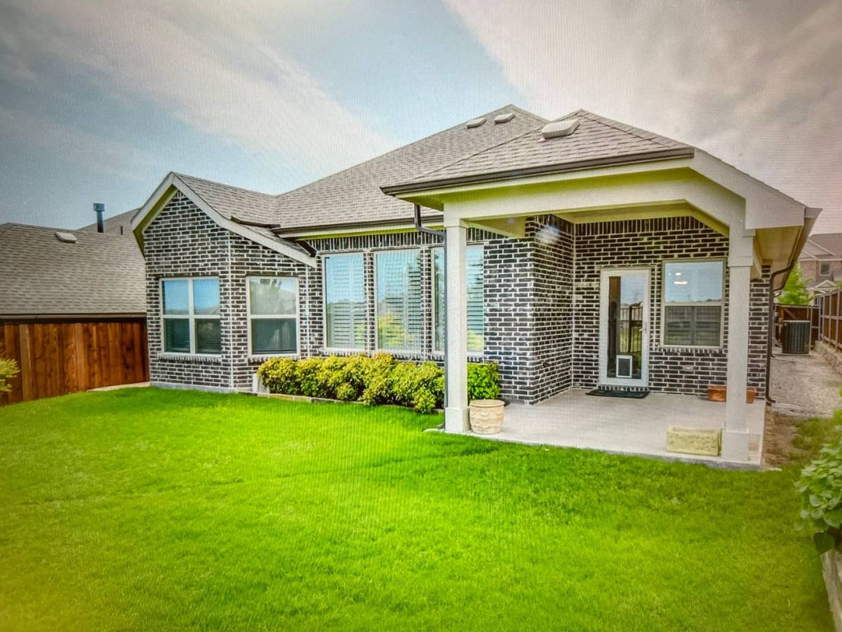 House for rent at 5541 Annie Creek Rd, Fort Worth, TX 76126