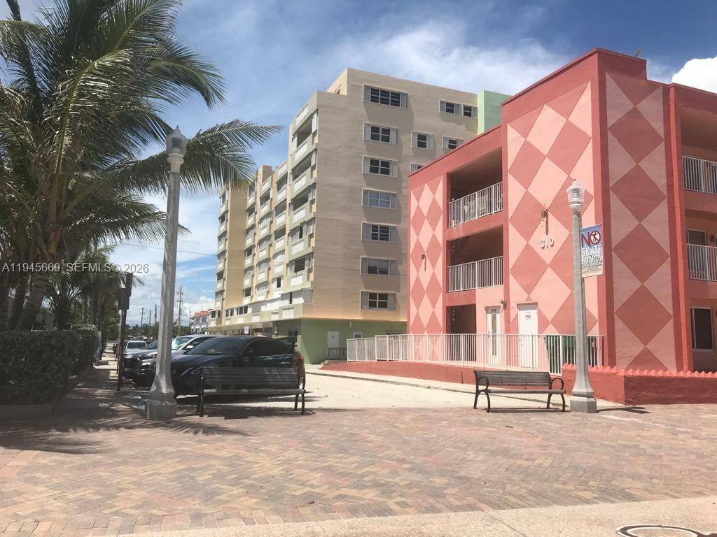 Apartment for rent at 320 S Surf Rd #305, Hollywood, FL 33019