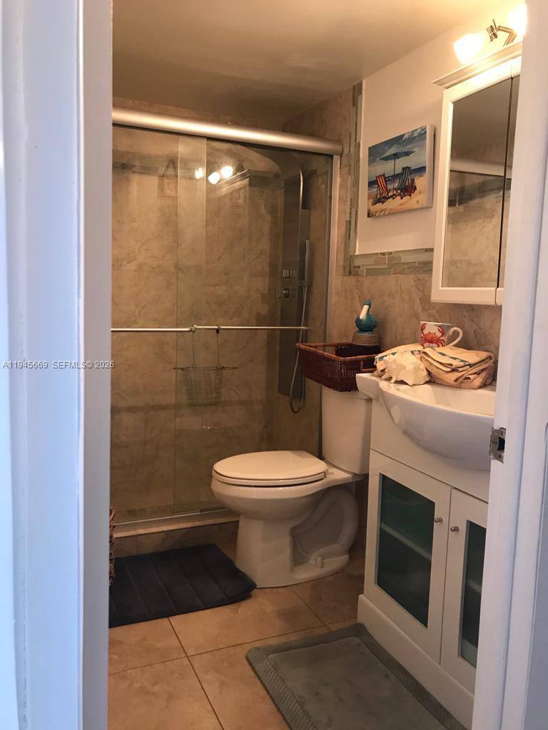 Apartment for rent at 320 S Surf Rd #305, Hollywood, FL 33019