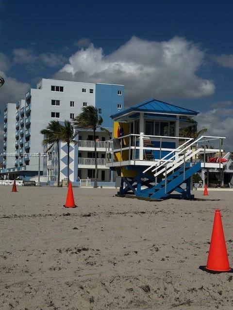 Apartment for rent at 320 S Surf Rd #305, Hollywood, FL 33019