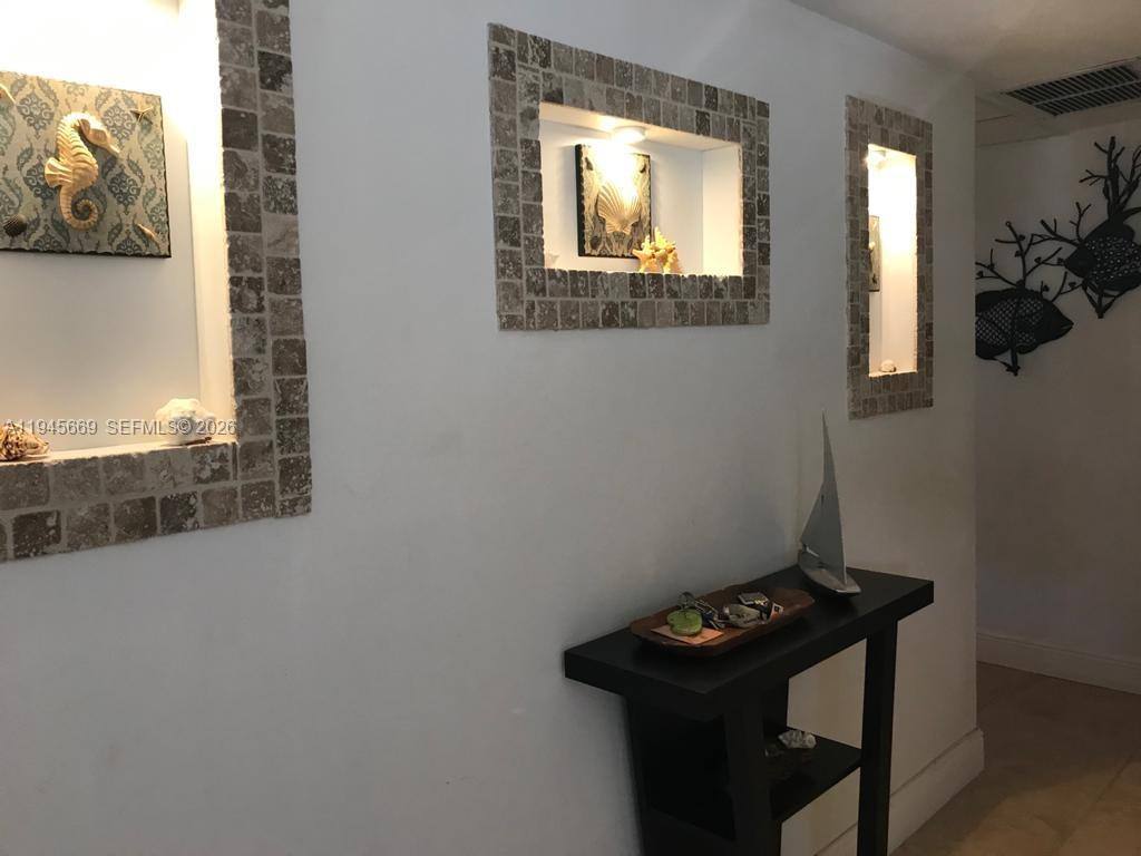 Apartment for rent at 320 S Surf Rd #305, Hollywood, FL 33019