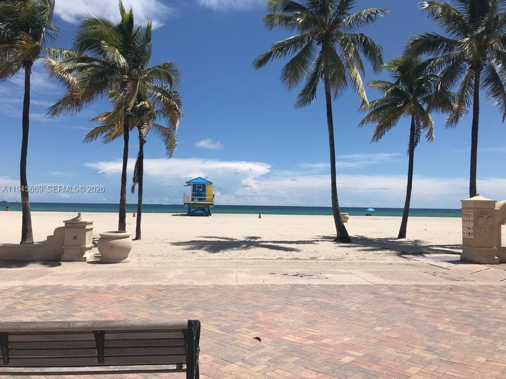 Apartment for rent at 320 S Surf Rd #305, Hollywood, FL 33019