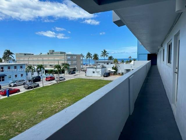 Apartment for rent at 320 S Surf Rd #305, Hollywood, FL 33019