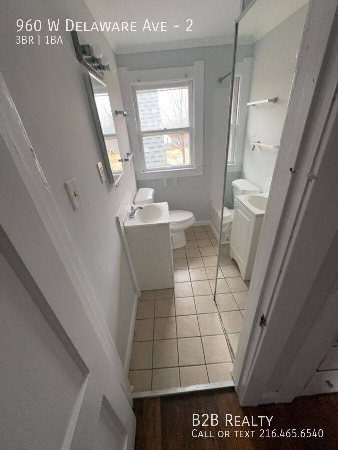 Apartment for rent at 960 W Delaware Ave #2, Toledo, OH 43610