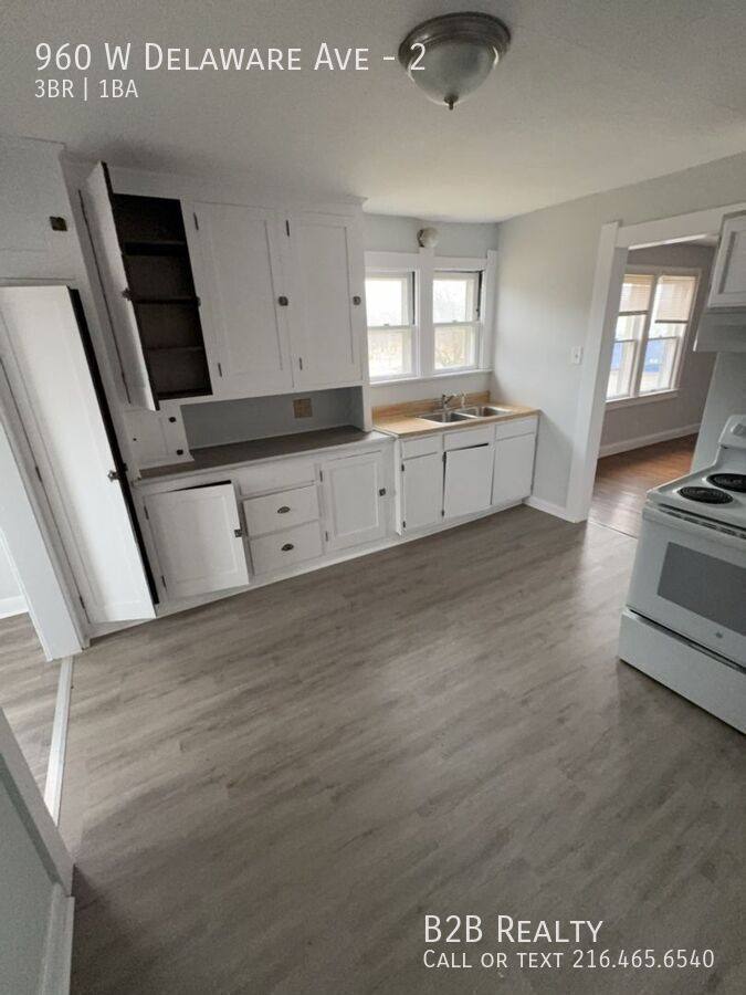 Apartment for rent at 960 W Delaware Ave #2, Toledo, OH 43610