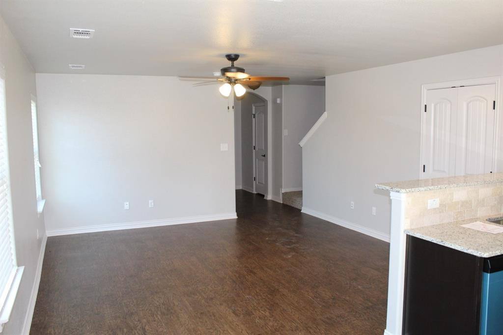 Apartment for rent at 208 W Lake Ave #208, Sherman, TX 75090