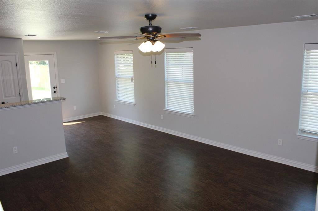 Apartment for rent at 208 W Lake Ave #208, Sherman, TX 75090