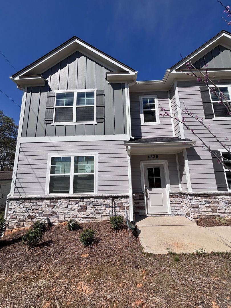 Townhouse for rent at 4638 Dogwood Place, Charlotte, NC 28212