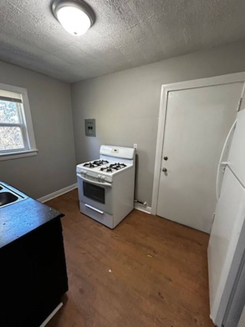 Apartment for rent at 647 S 44th St, Louisville, KY 40211