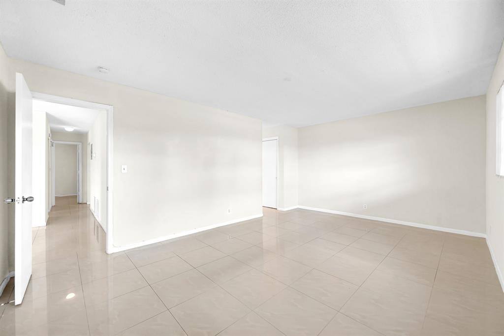 Condo for rent at 5900 NW 17th Place #215, Fort Lauderdale, FL 33313
