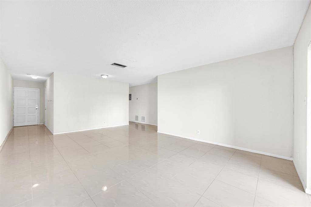 Condo for rent at 5900 NW 17th Place #215, Fort Lauderdale, FL 33313