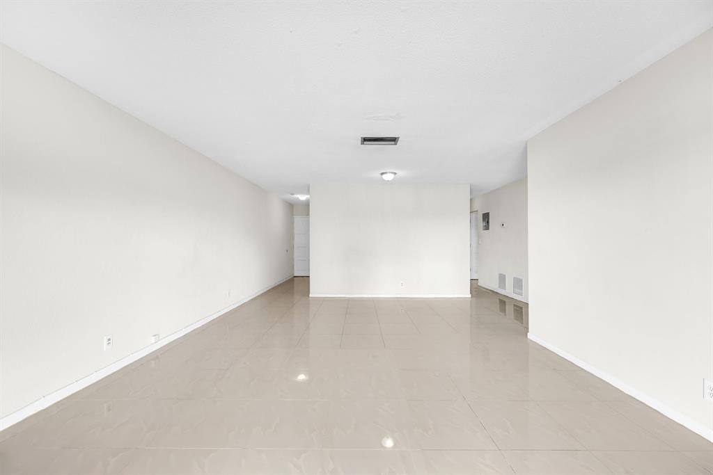 Condo for rent at 5900 NW 17th Place #215, Fort Lauderdale, FL 33313