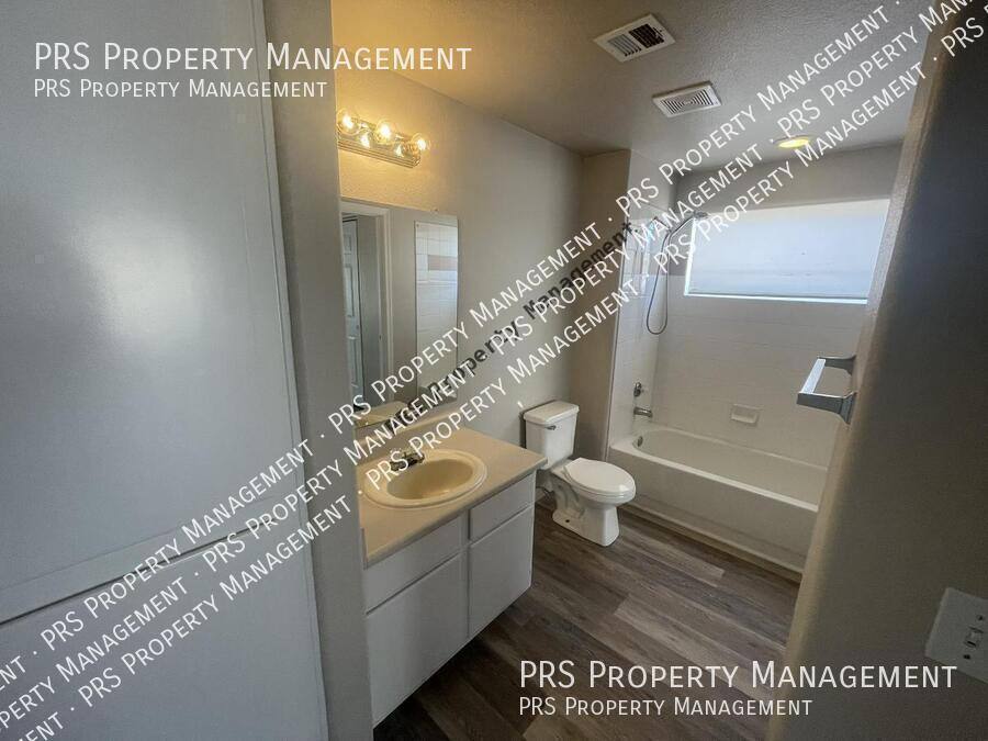 Condo for rent at 3236 E Chandler Blvd #1040, Phoenix, AZ 85048