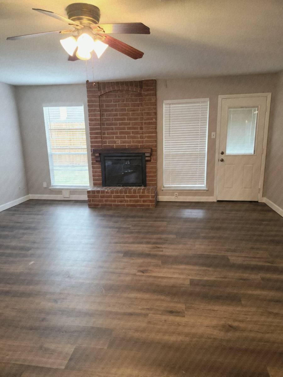 Apartment for rent at 7010 Santa Rita Dr, Houston, TX 77083