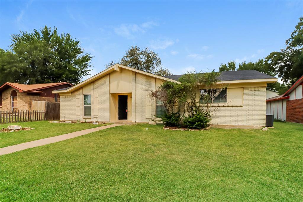 Apartment for rent at 1805 Japonica Lane, Plano, TX 75074