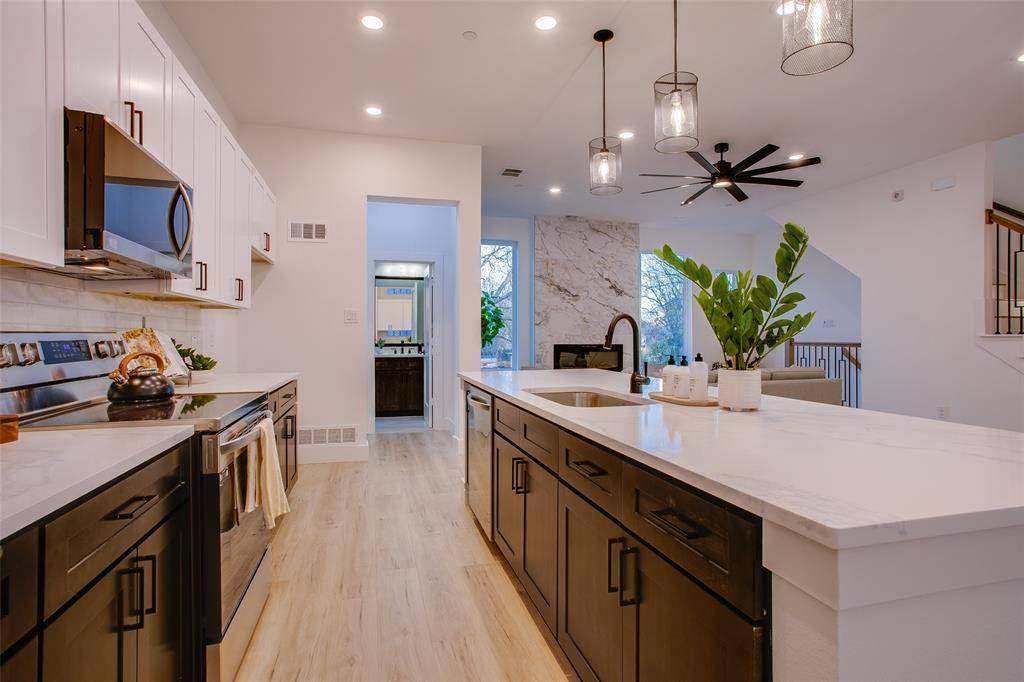 Condo for rent at 2130 Shea Rd #1002, Dallas, TX 75235