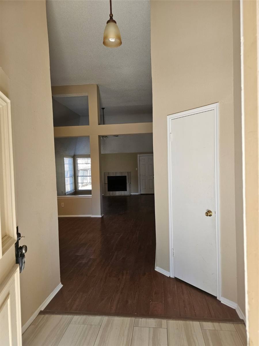 Apartment for rent at 1538 Ridgebriar Dr, Houston, TX 77014