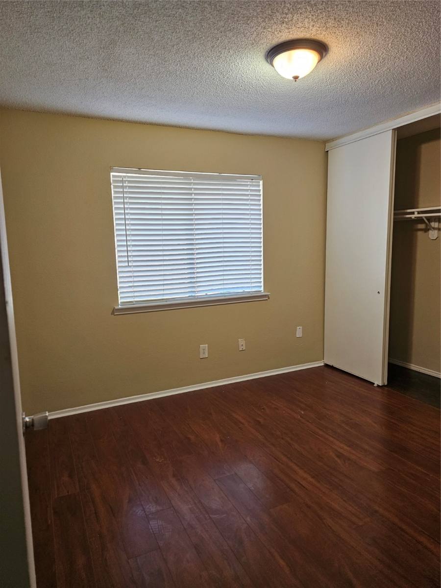 Apartment for rent at 1538 Ridgebriar Dr, Houston, TX 77014