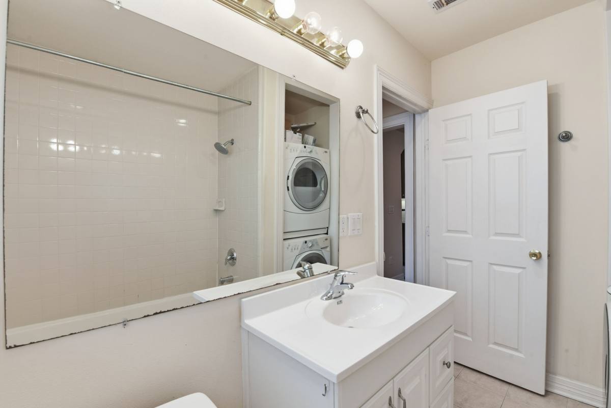 Apartment for rent at 2513 Shakespeare St #3, Houston, TX 77030