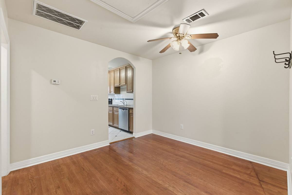 Apartment for rent at 2513 Shakespeare St #3, Houston, TX 77030