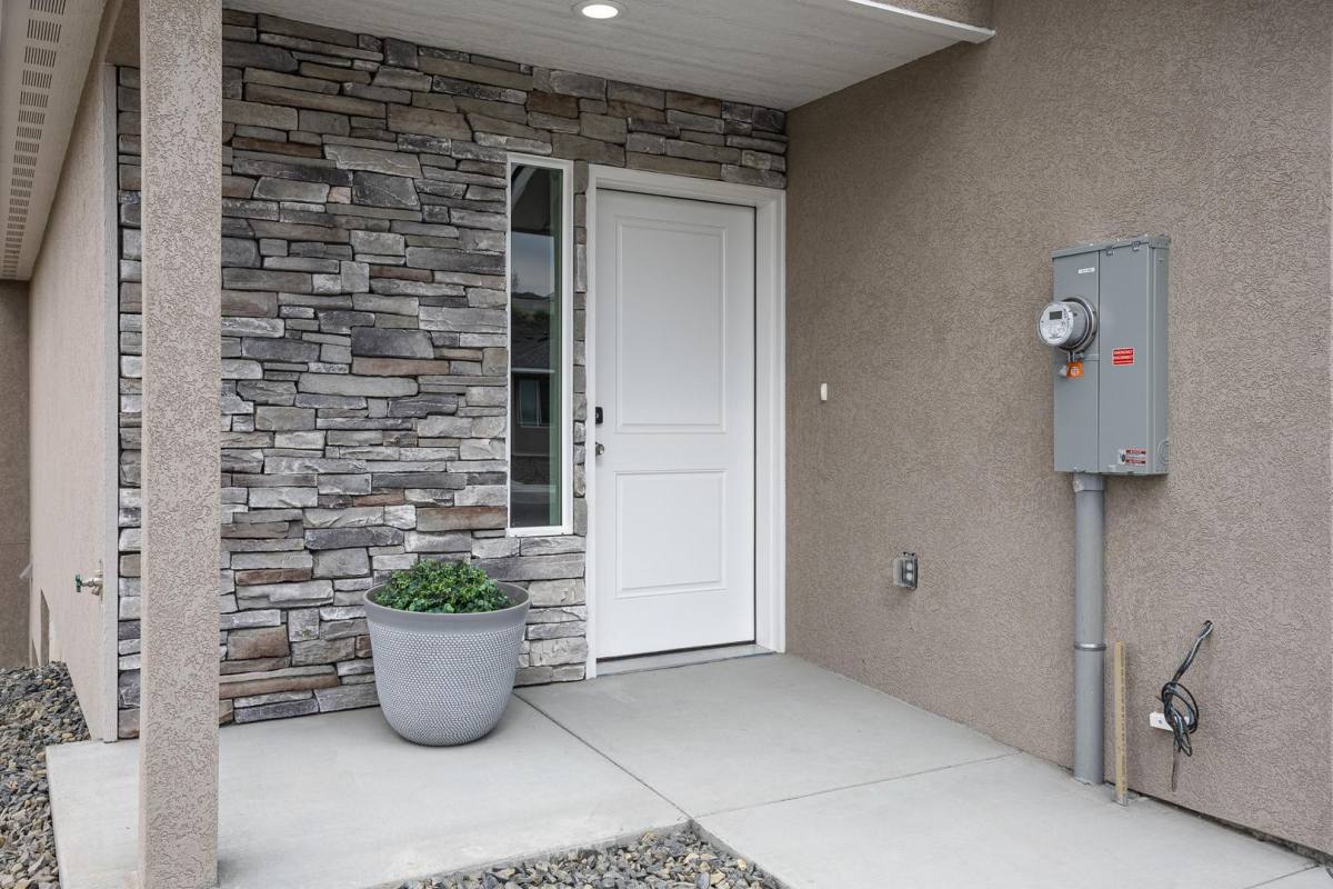 Townhouse for rent at 859 Duke Lane, West Richland, WA 99353