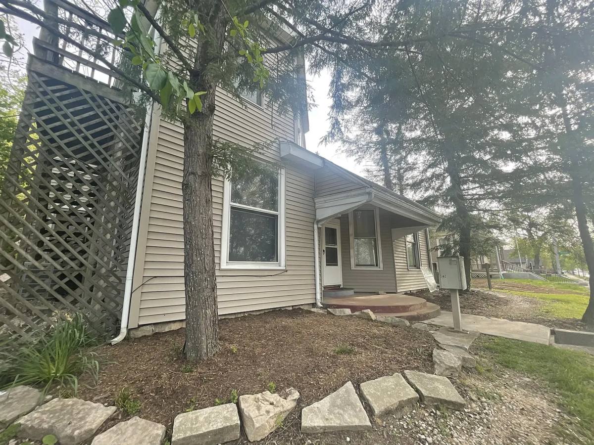 Apartment for rent at 521 E 7th St, Bloomington, IN 47401