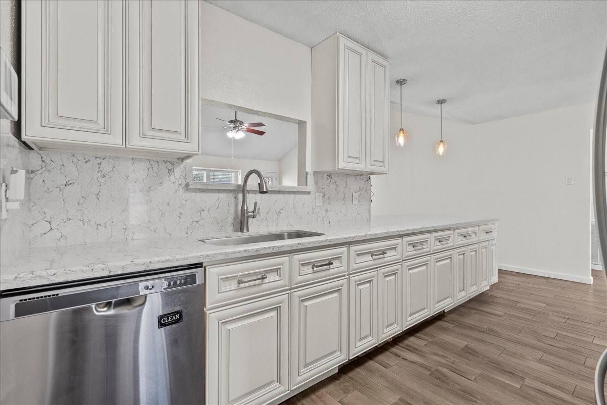 Apartment for rent at 3705 Misty Cove Court, Dickinson, TX 77539