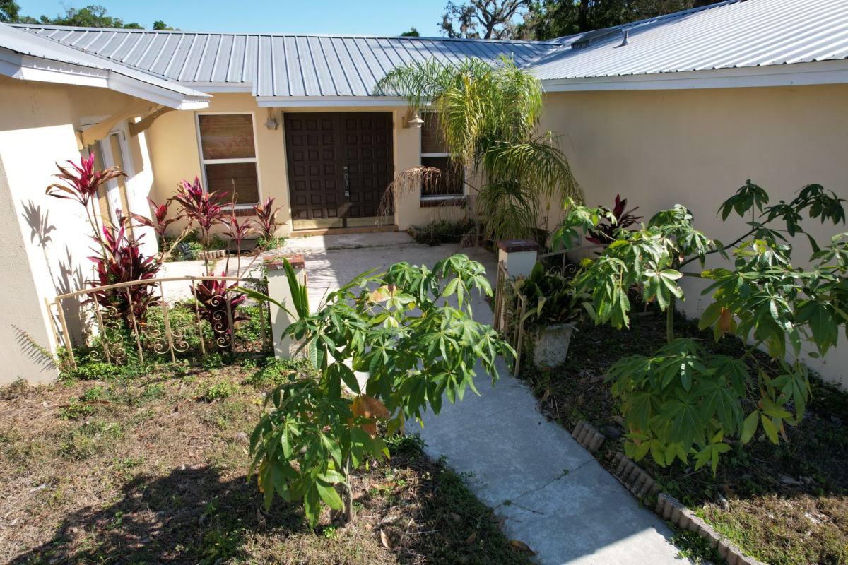 House for rent at 914 Homewood Drive, Floor, Brandon, FL 33511