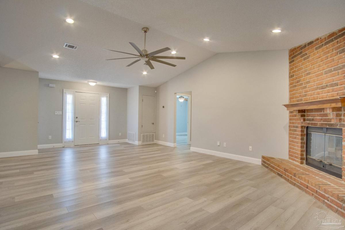 Apartment for rent at 9880 Creet Circle, Navarre, FL 32566