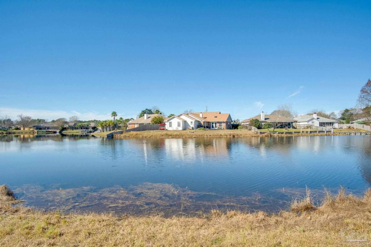 Apartment for rent at 9880 Creet Circle, Navarre, FL 32566